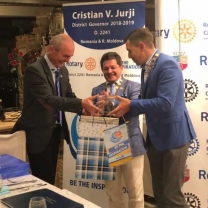 44267175_1977054219021781_4644638798523662336_n